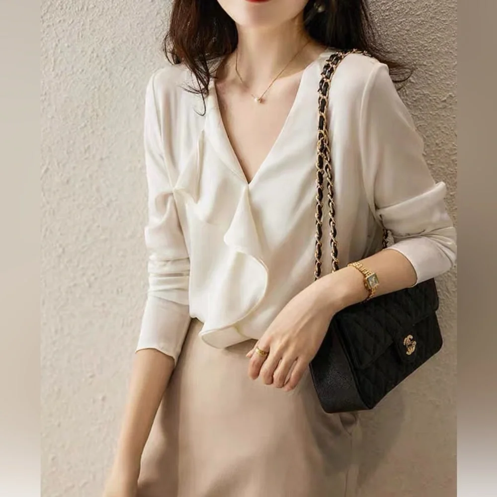 White romantic v neck ruffle blouse - Picture 4 of 10